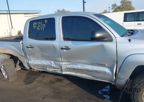 2013 Toyota Tacoma Prerunner z USA, uszkodzony, nr VIN 5TFJX4GN4DX017034